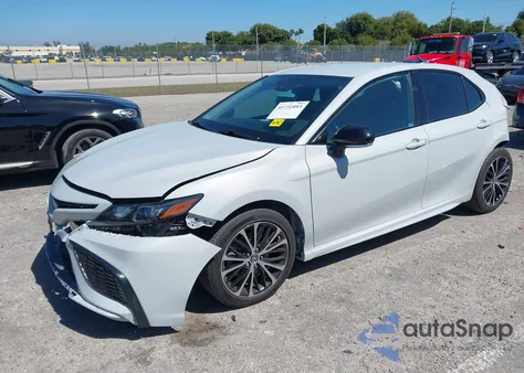 2022 Toyota Camry Se z USA, uszkodzony, nr VIN 4T1G11AK1NU034901